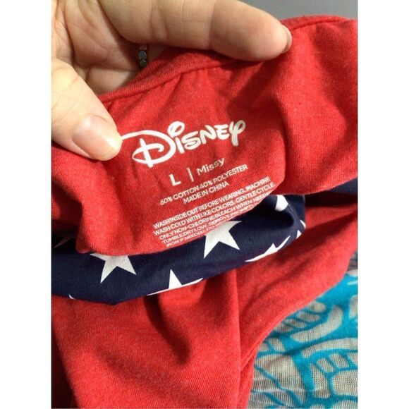 NWOT Disney Red Tee Women’s Large Crewneck - Picture 6 of 15